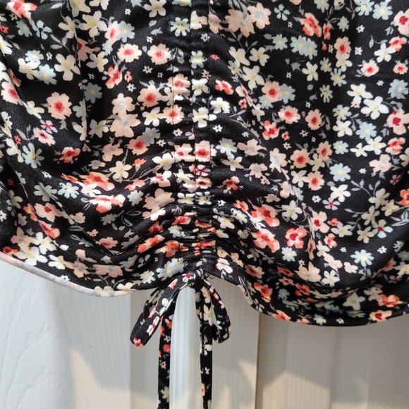 Cute and comfy Floral Shirt - Picture 3 of 5